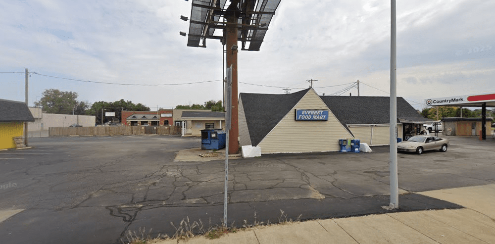 Everest Foodmart logo