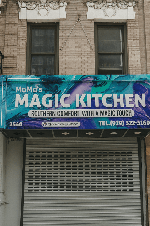 MoMo's Magic Kitchen logo